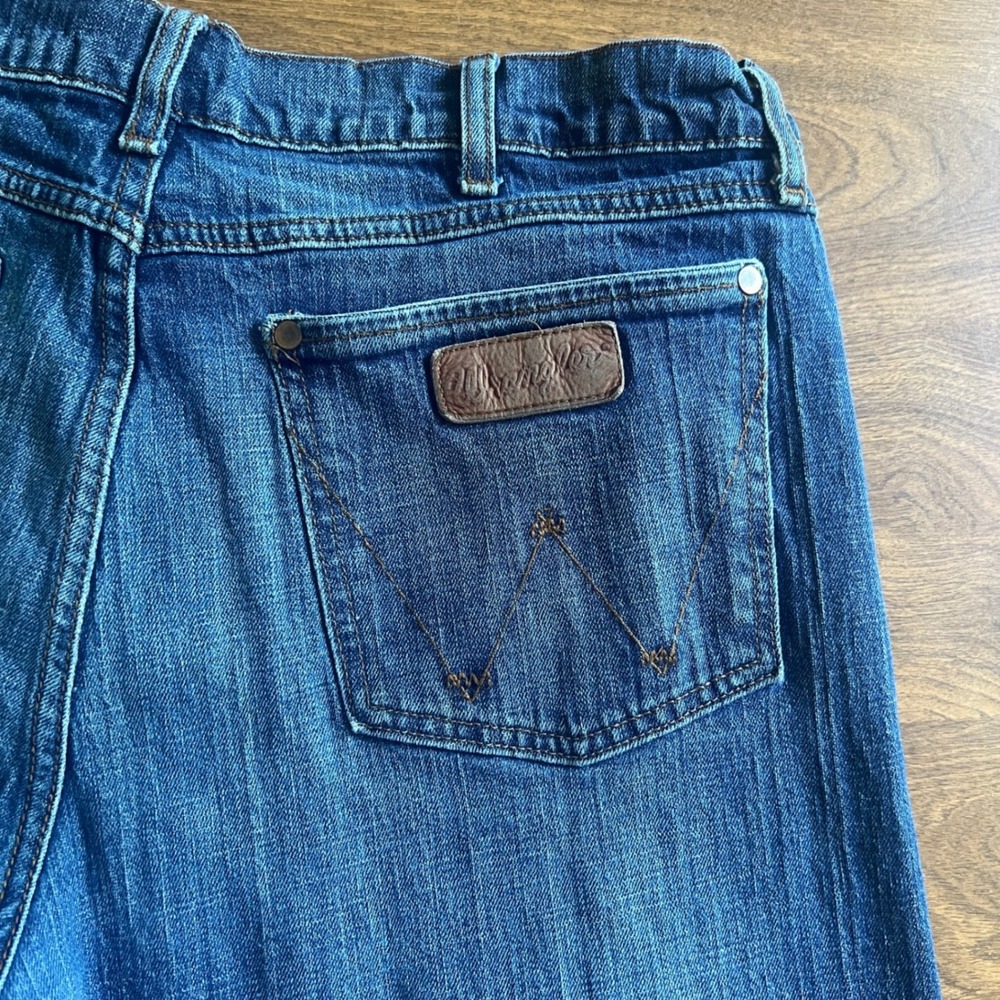 Wrangler Mens Straight Leg Jeans Medium Wash Denim Blue 5 Pocket 38x30